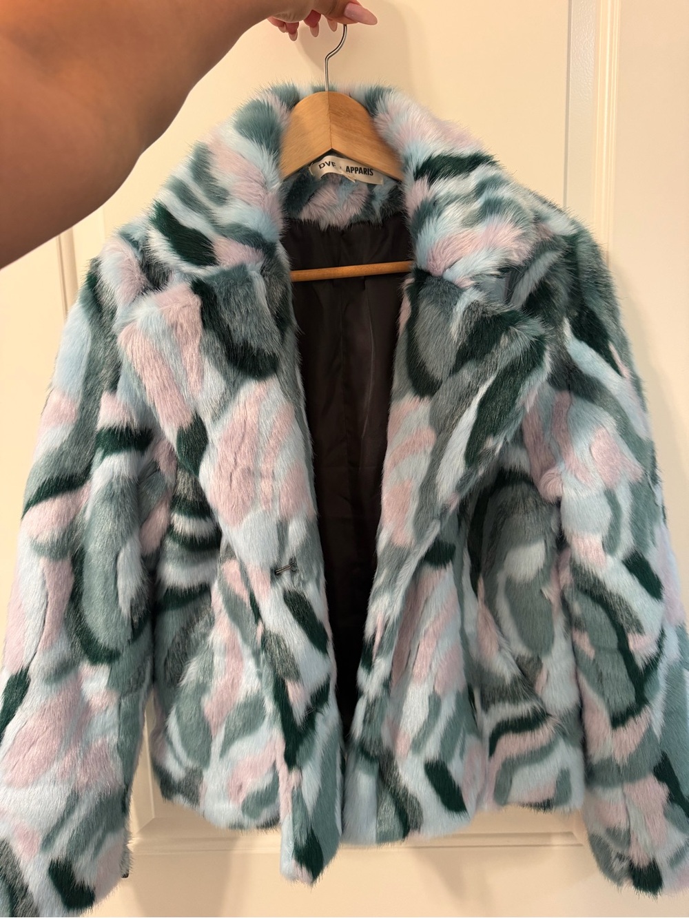 DVF x Apparis